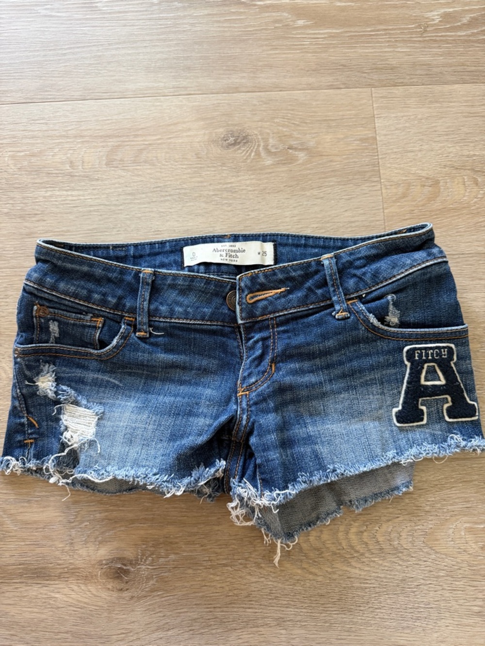 Abercrombie & Fitch Women's Dark Blue Distressed Denim Shorts Size 0